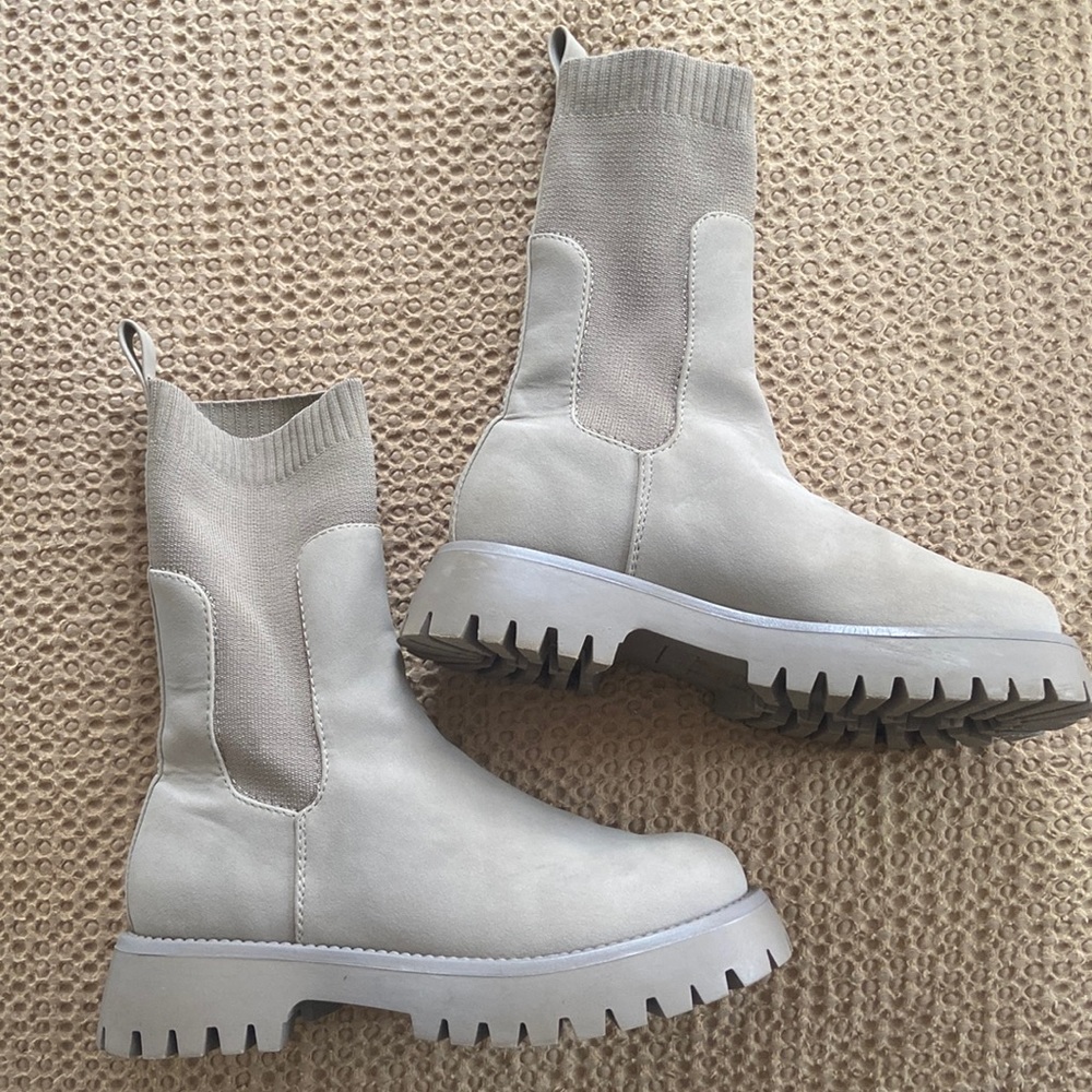 Like new lug boots call it spring
